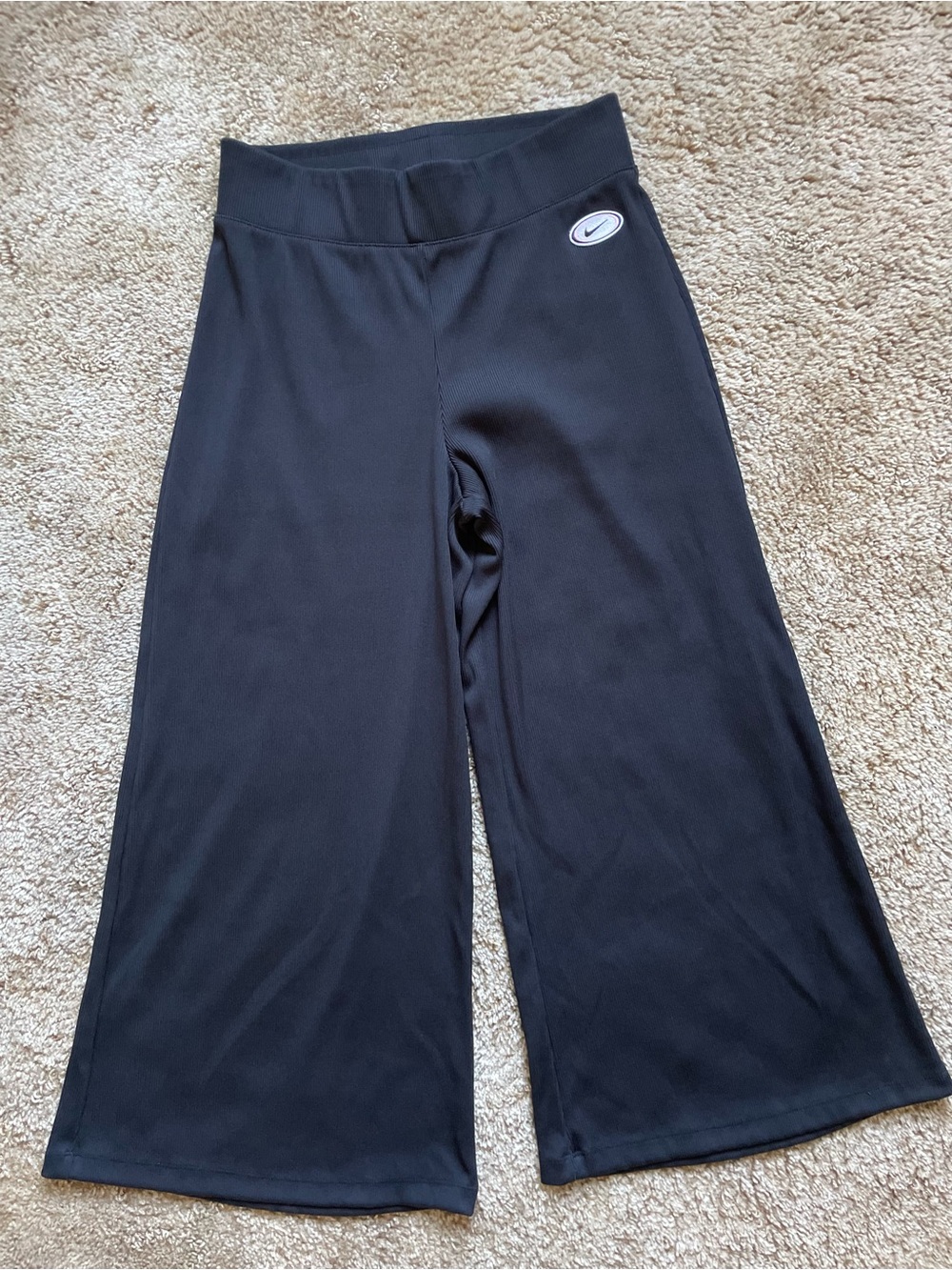 Y2K Millennial Nike Women’s Size Medium Black Wide-Leg Athletic Pants with Logo